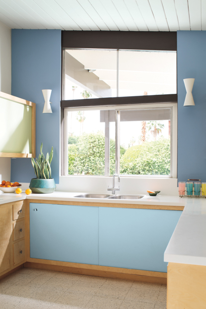 Oxford Gray and Blue Hydrangea by Benjamin Moore