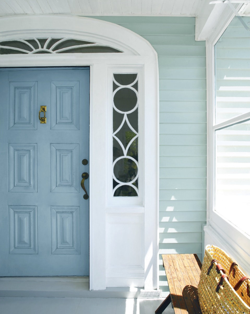 Front door painted in Benjamin Moore’s Van Courtlandt Blue