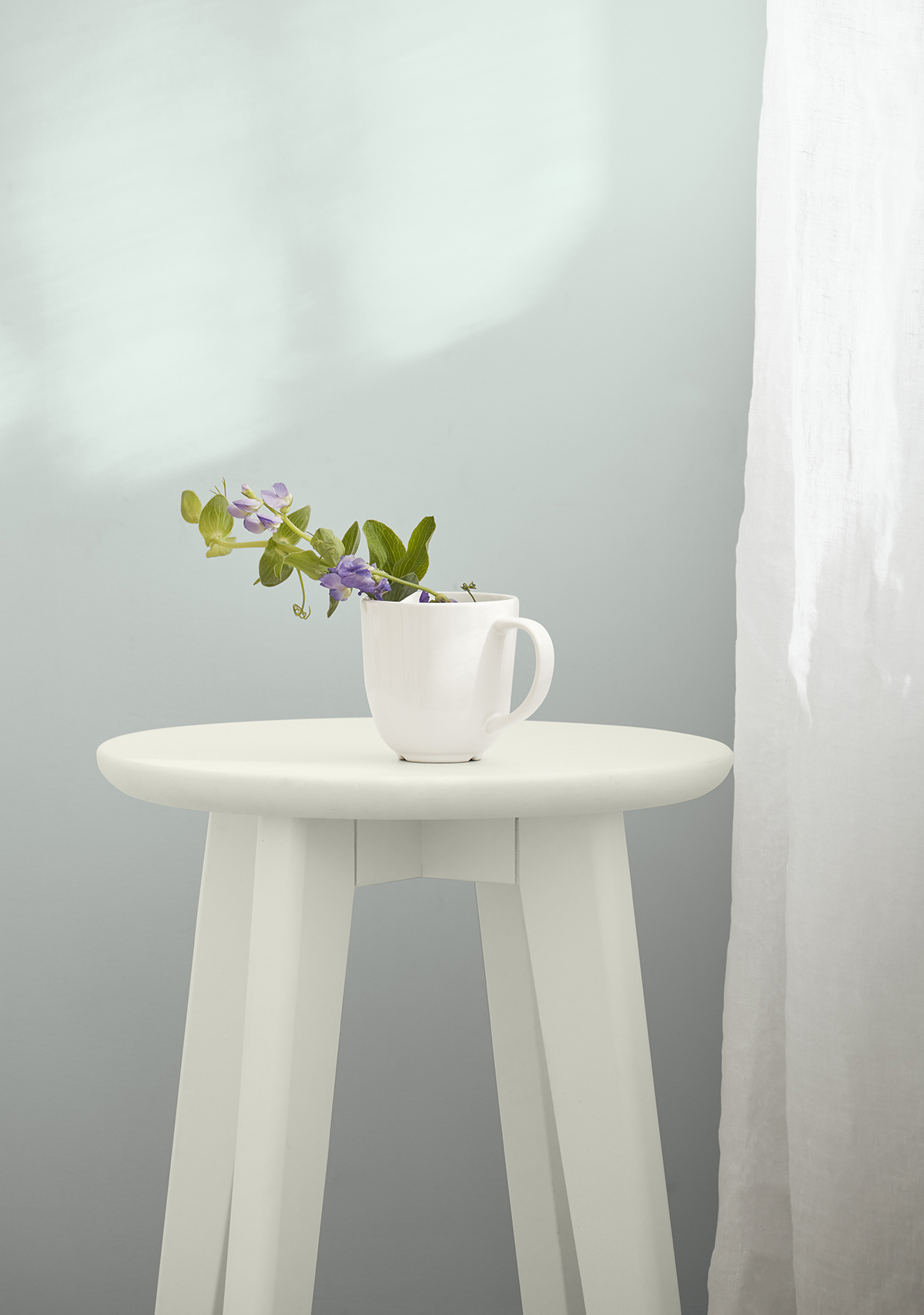 stool-steam-wall-quiet-moments